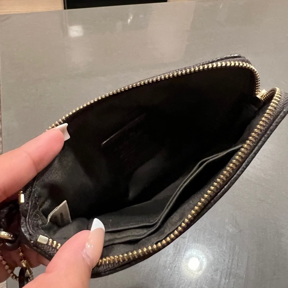 Coach Clutch with zipper - Picture 2 of 4